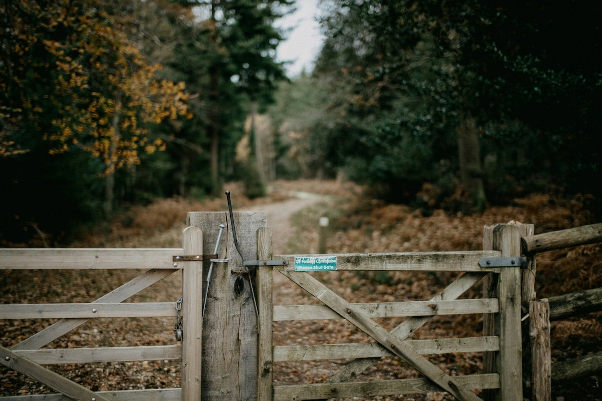 countryside-gate